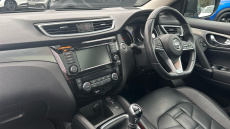 Nissan Qashqai 1.3 DiG-T N-Motion 5dr Petrol Hatchback